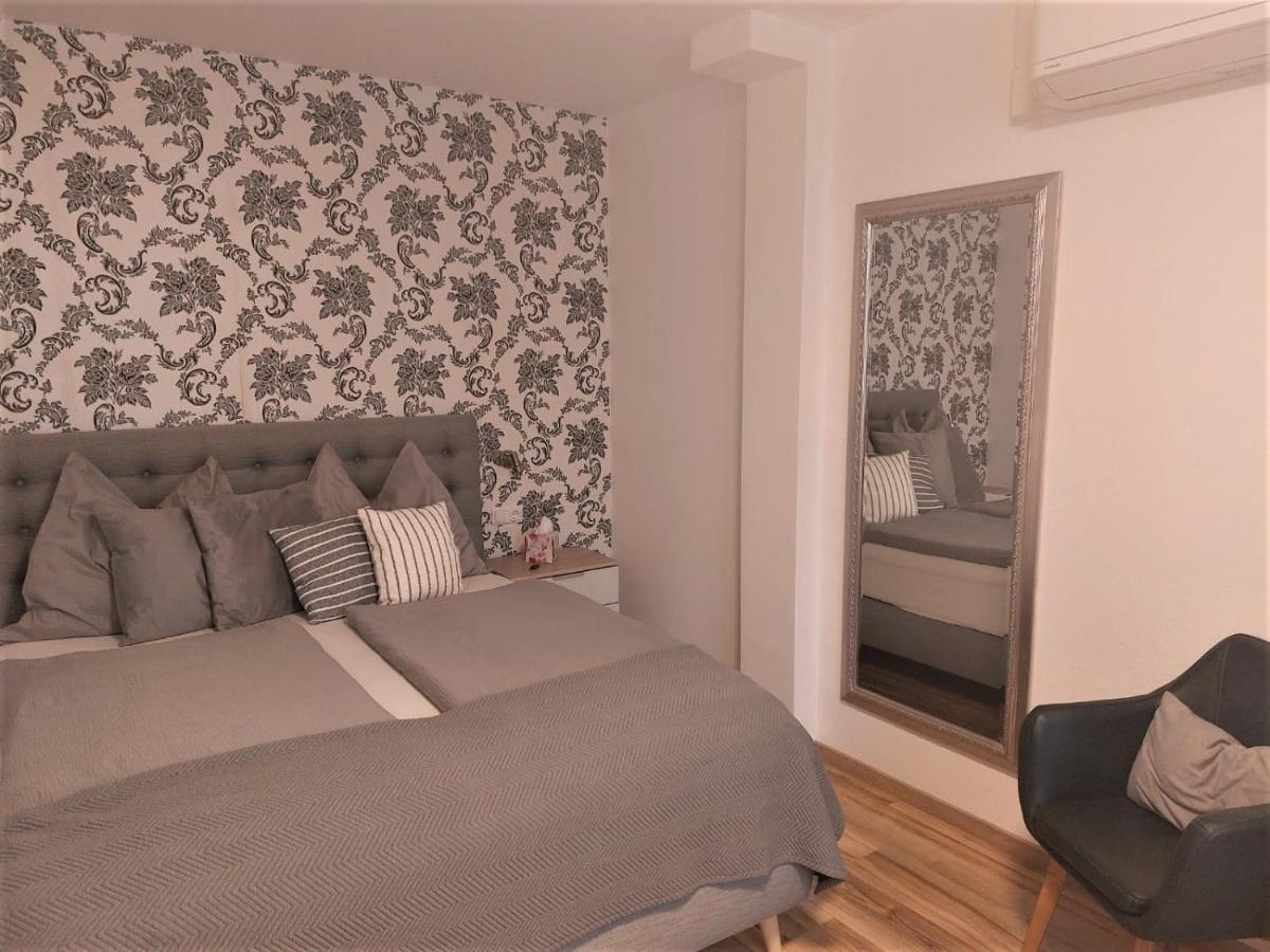 Weingut Apartment Hildegard Gangl Illmitz Extérieur photo